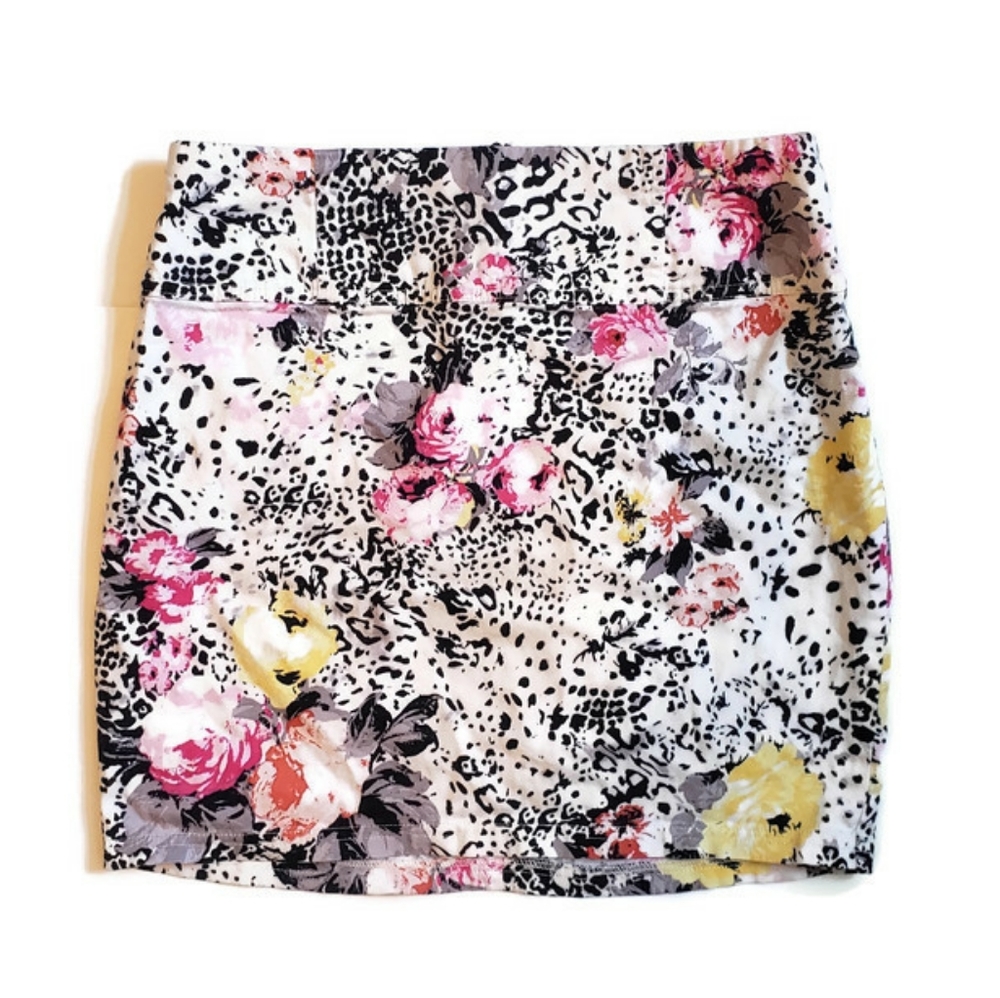 ☘5/$25 Forever 21 Floral Skirt